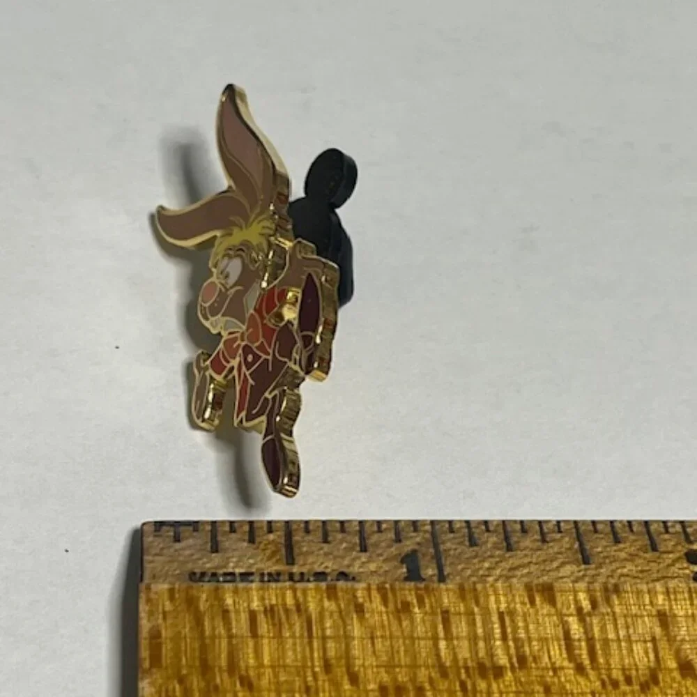 VTG Disney March Hare Alice in Wonderland Lapel Hat Vest Pin Gold Tone 1.75